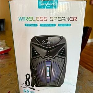 WIRELESS SPEAKER WITH MICROPHONE